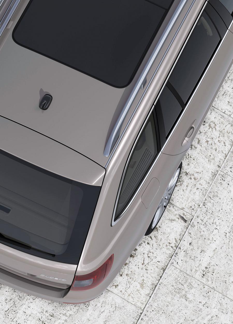  Skoda Superb Combi 2009 года  (фото 8 из 74)